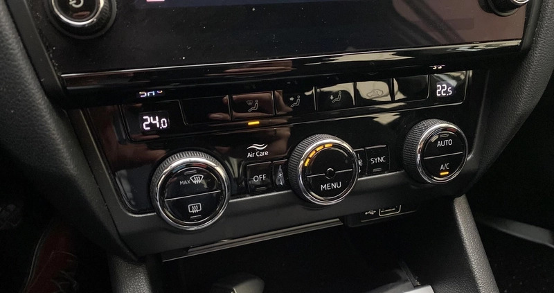 Skoda Octavia cena 49900 przebieg: 124110, rok produkcji 2018 z Gdańsk małe 211